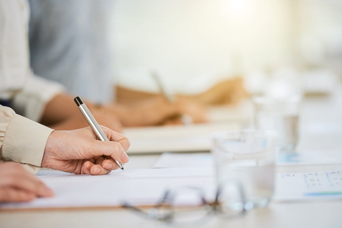 signing-business-document